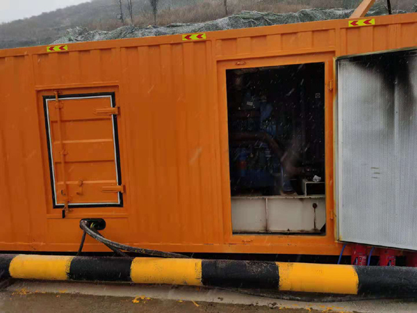 黑水发电机出租 柴油发电机组电压低报警怎么办？