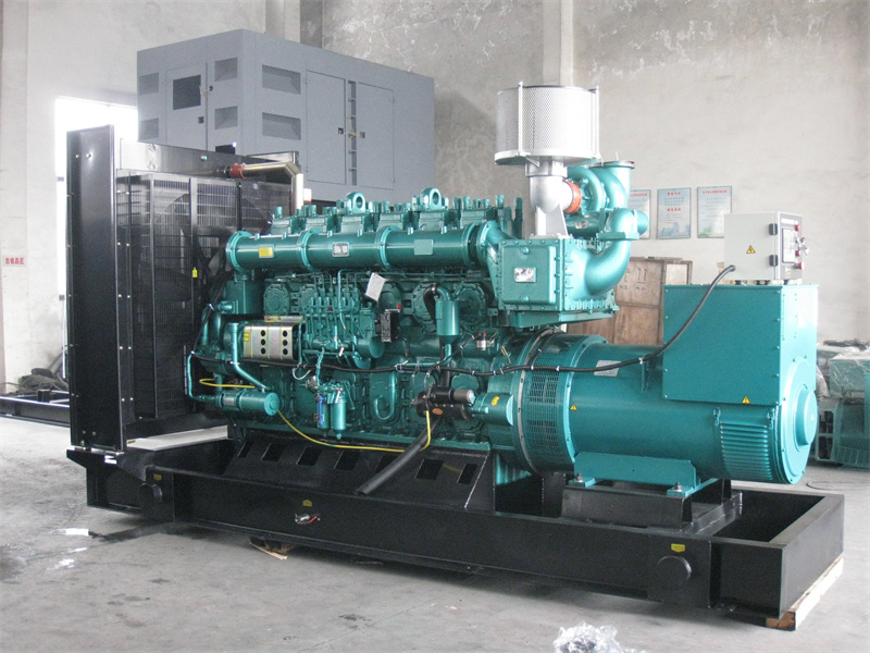 黑水200KW 柴油发电机的油耗是多少？