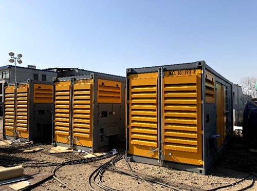 黑水防冻液的气味异常可能是由哪些原因导致的？