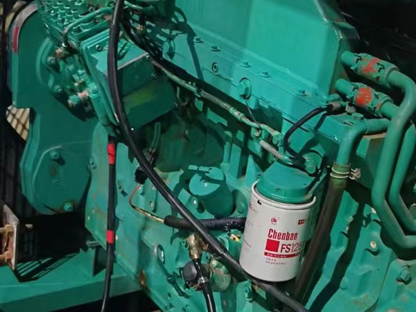 黑水如何确定新的发电机组控制系统是否与原系统兼容？