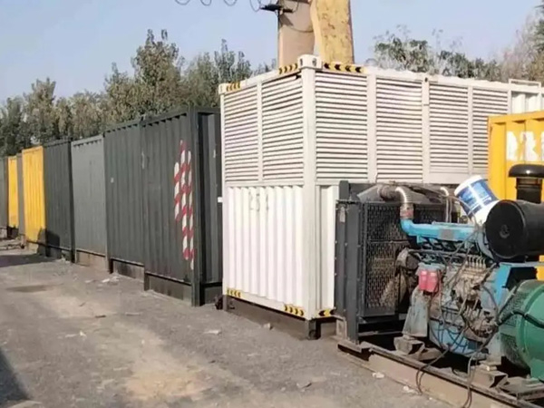 黑水200KW柴油发电机机组每小时油耗是多少？